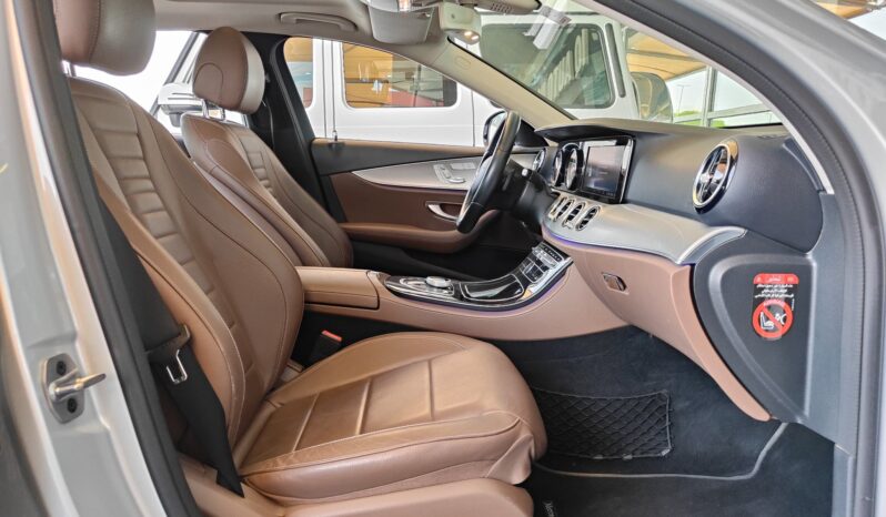 
								2019 Mercedes-Benz E CLASS 200 AMG SPORTS UNDER WARRANTY full									