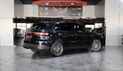 
										2020 PORSCHE CAYENNE full									