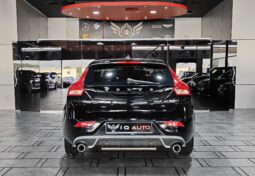 
										2016 VOLVO V40 T5 R- DESIGN full									