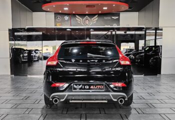 2016 VOLVO V40 T5 R- DESIGN