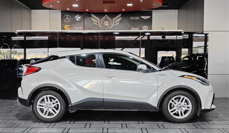 
								2020 TOYOTA C-HR HYBRID GX | UNDER WARRANTY full									