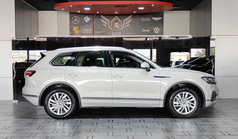 
								2021 VOLKSWAGEN TOUAREG HIGHLINE AGENCY WARRANTY SERVICE CONTRACT full									