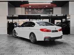 
										2018 BMW  5 SERIES 520I M-SPORT UNDER WARRANTY full									