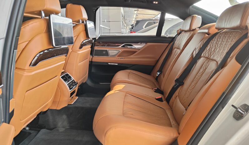 
								BMW 740L Ii M-SPORT | ORIGINAL PAINT | FULLY LOADED VIP full									