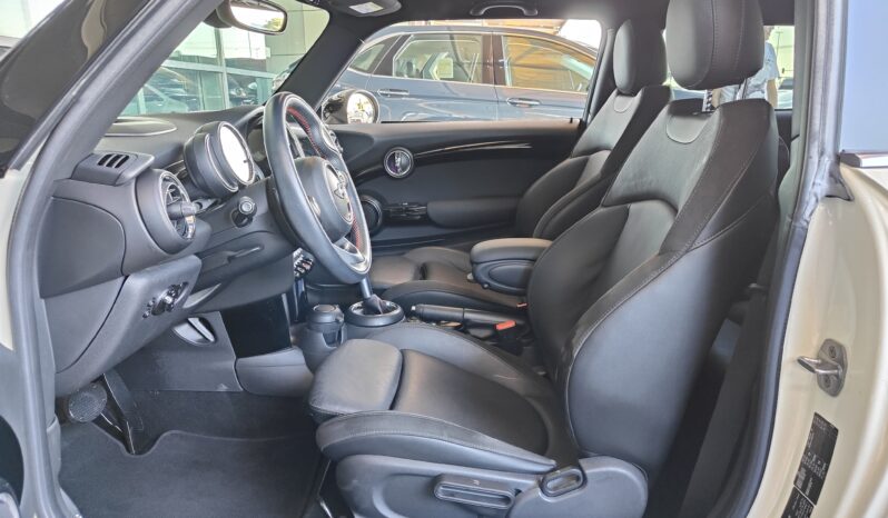 
								2018 MINI COOPER S | UNDER WARRANTY | LOW KM | ORIGINAL PAINT full									