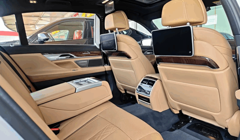 
								AED 2,850 P.M | 2021 BMW 730LI M-SPORT | PREMIUM WARRANTY | FULLY LOADED | ORIGINAL PAINT | GCC full									