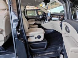 
										2018 MERCEDES-BENZ V250 | UNDER WARRANTY | 8 VIP SEATS full									