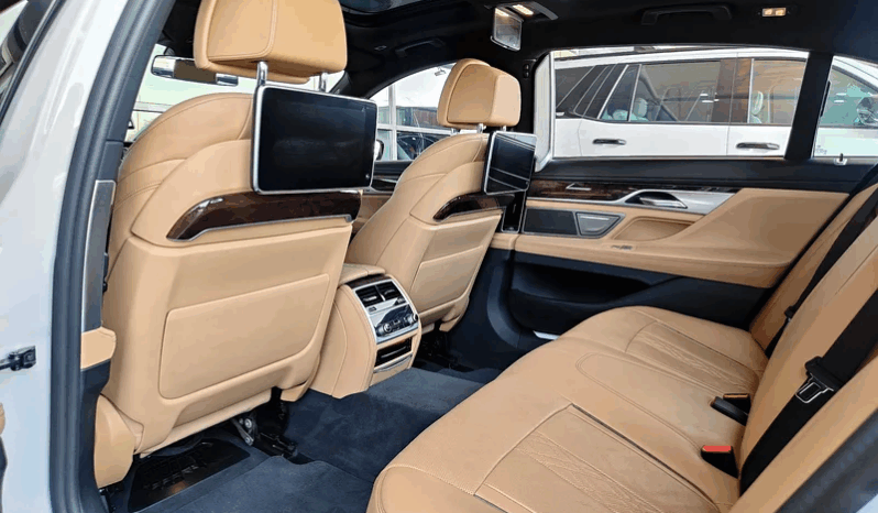 
								AED 2,850 P.M | 2021 BMW 730LI M-SPORT | PREMIUM WARRANTY | FULLY LOADED | ORIGINAL PAINT | GCC full									