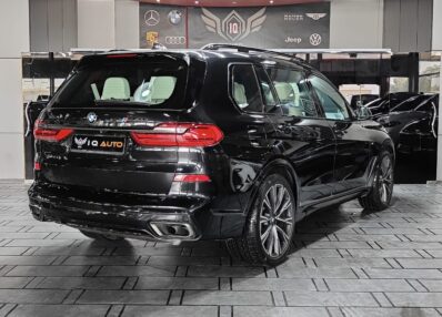 AED 3,250 P.M | 2020 BMW X7 XDRIVE 50I M-SPORT | UNDER WARRANTY | V8 4.4L | PILOT SEATS | GCC