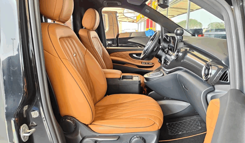 
								AED 4,150 P.M | 2023 Mercedes Benz V250 | V-Line | Under Warranty | 8 Seater | GCC full									