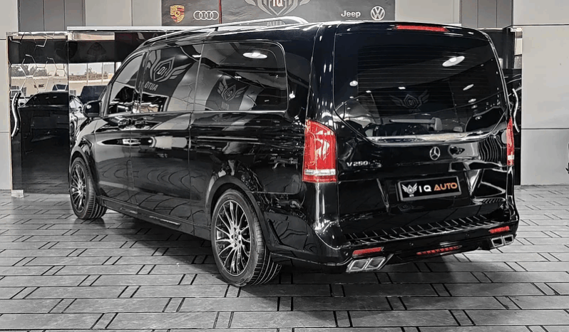 
								AED 4,150 P.M | 2023 Mercedes Benz V250 | V-Line | Under Warranty | 8 Seater | GCC full									