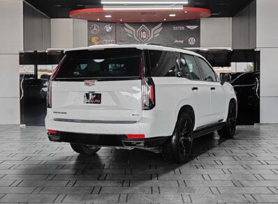 AED 4,500 P.M | Cadillac Escalade Sport Platinum 600 | Black Edition | Under Warranty | GCC