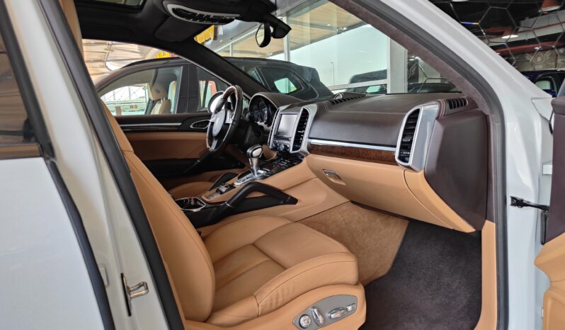 
								2013 Porsche Cayenne GTS | Full Service History | GCC full									