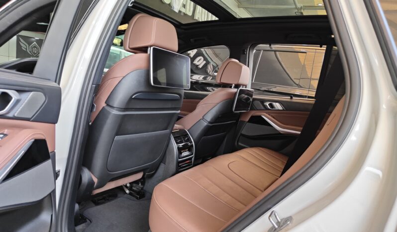 
								AED 2,990 P.M | 2022 BMW X5 40i M-Sport | Fully Loaded | Under Warranty | GCC full									