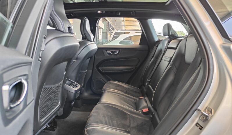 
								AED 950 P.M | 2019 VOLVO XC60 T6 R-DESIGN | UNDER WARRANTY | FULL PANORAMIC VIEW | GCC full									