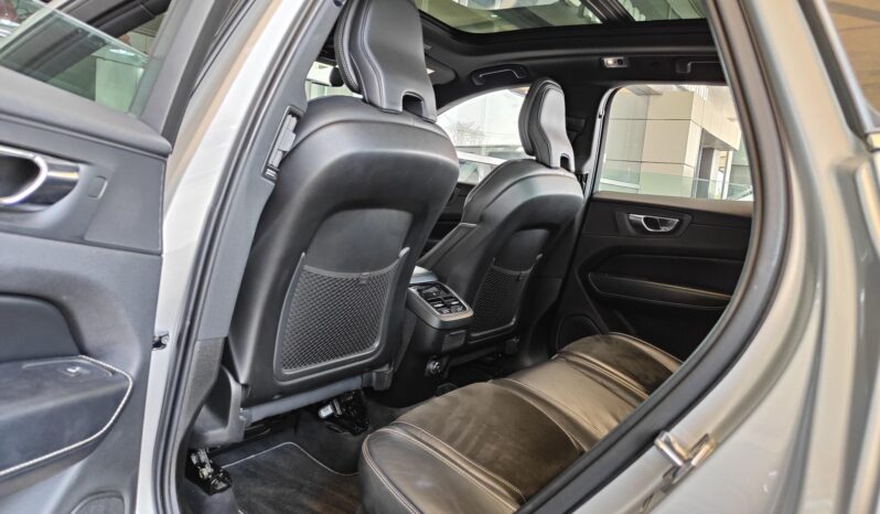 
								AED 950 P.M | 2019 VOLVO XC60 T6 R-DESIGN | UNDER WARRANTY | FULL PANORAMIC VIEW | GCC full									