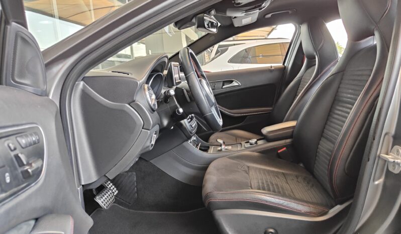
								2015 Mercedes Benz GLA 45 AMG full									