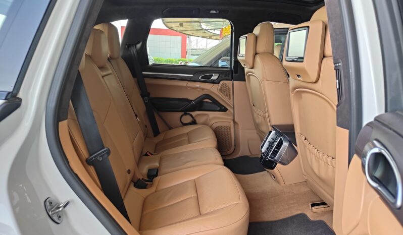 
								2013 Porsche Cayenne GTS | Full Service History | GCC full									