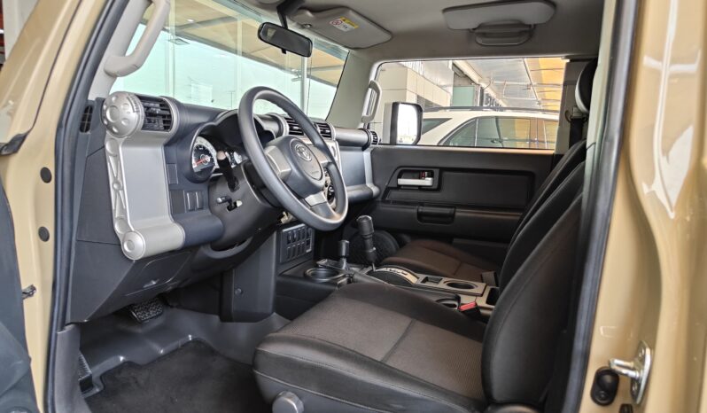 
								2013 Toyota FJ Cruiser | GCC | 75,000 AED full									