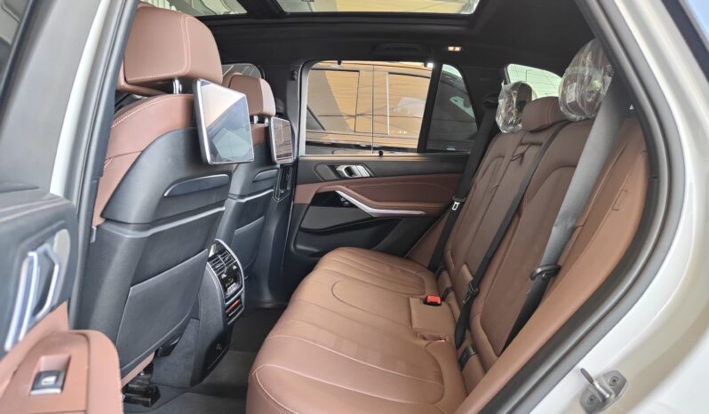 
								AED 2,990 P.M | 2022 BMW X5 40i M-Sport | Fully Loaded | Under Warranty | GCC full									