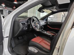 
										AED 1,250 P.M | 2018 Porsche Macan | Under Warranty | GCC full									
