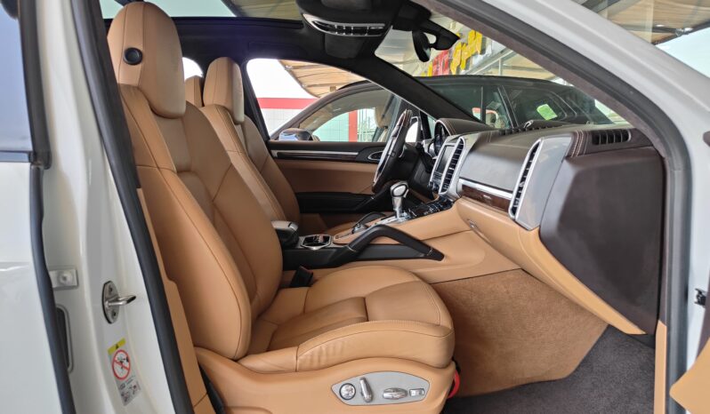 
								2013 Porsche Cayenne GTS | Full Service History | GCC full									