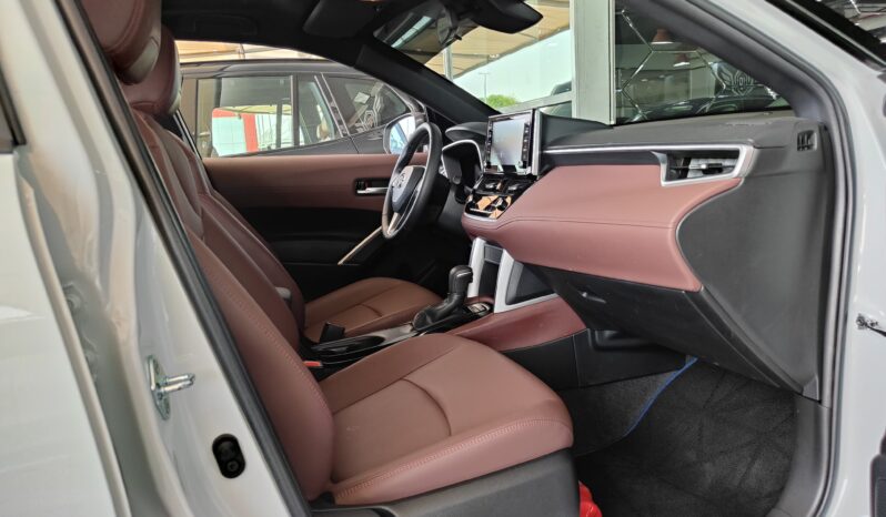 
								2023 Toyota Corolla Cross | Hybrid | Under Warranty | GCC | full									
