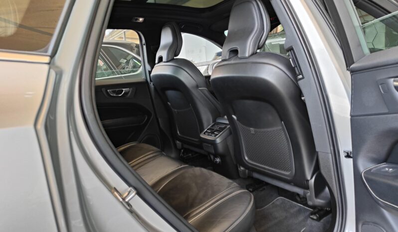 
								AED 950 P.M | 2019 VOLVO XC60 T6 R-DESIGN | UNDER WARRANTY | FULL PANORAMIC VIEW | GCC full									