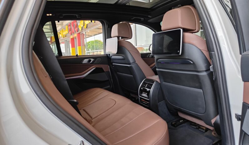 
								AED 2,990 P.M | 2022 BMW X5 40i M-Sport | Fully Loaded | Under Warranty | GCC full									