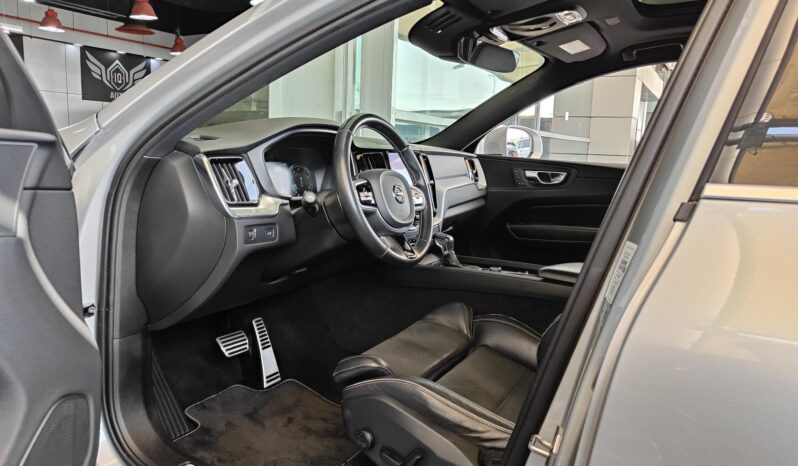 
								AED 950 P.M | 2019 VOLVO XC60 T6 R-DESIGN | UNDER WARRANTY | FULL PANORAMIC VIEW | GCC full									