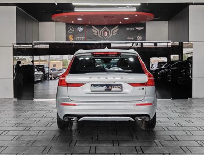 AED 950 P.M | 2019 VOLVO XC60 T6 R-DESIGN | UNDER WARRANTY | FULL PANORAMIC VIEW | GCC