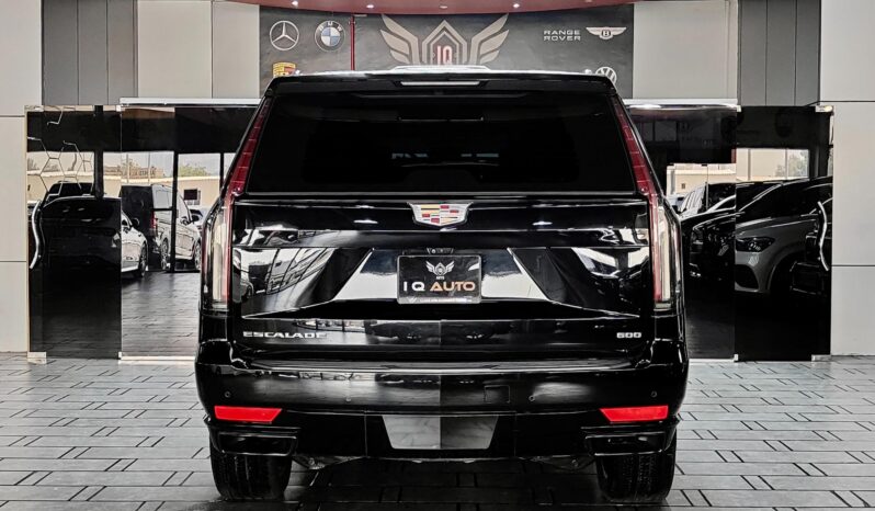 
								AED 4,750 P.M | Cadillac Escalade Sport Platinum 600 | Under Warranty | GCC full									