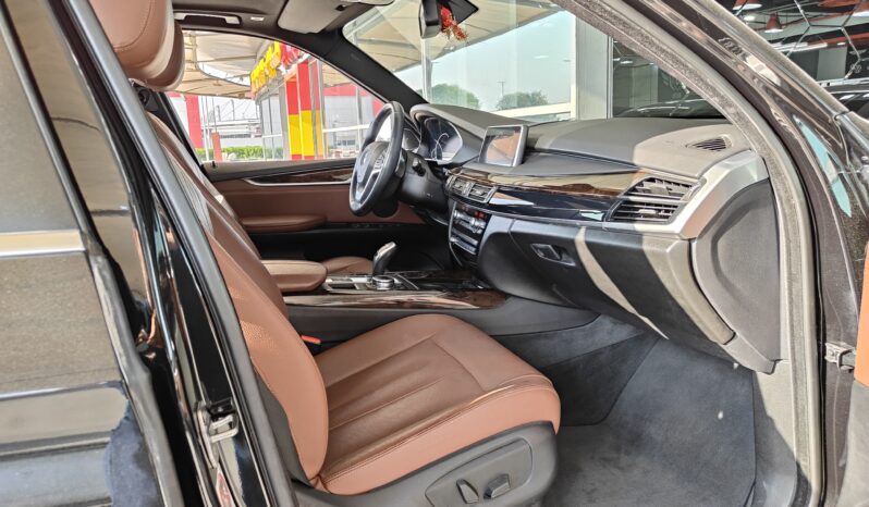 
								AED 1,800 P.M | 2016 BMW X5 xDrive 35i | Under Warranty | GCC full									
