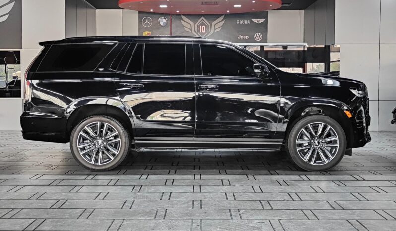 
								AED 4,750 P.M | Cadillac Escalade Sport Platinum 600 | Under Warranty | GCC full									