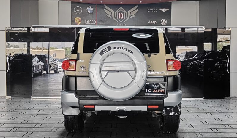 
								2013 Toyota FJ Cruiser | GCC | 75,000 AED full									