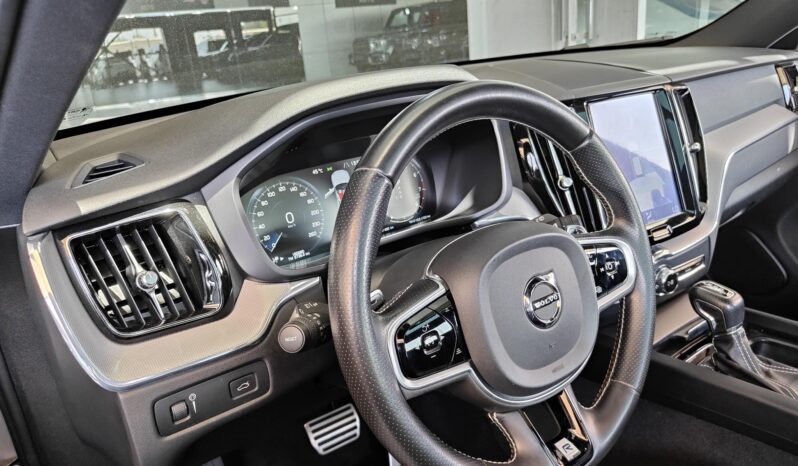 
								AED 950 P.M | 2019 VOLVO XC60 T6 R-DESIGN | UNDER WARRANTY | FULL PANORAMIC VIEW | GCC full									