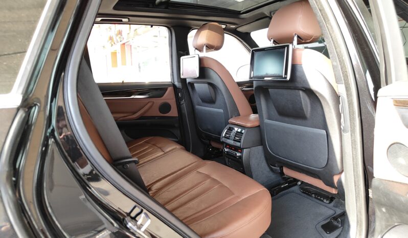 
								AED 1,800 P.M | 2016 BMW X5 xDrive 35i | Under Warranty | GCC full									
