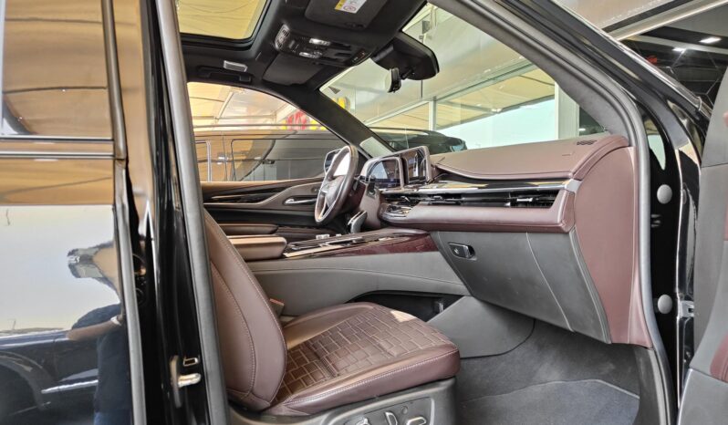 
								AED 4,750 P.M | Cadillac Escalade Sport Platinum 600 | Under Warranty | GCC full									