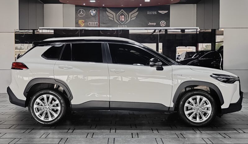 
								2023 Toyota Corolla Cross | Hybrid | Under Warranty | GCC | full									