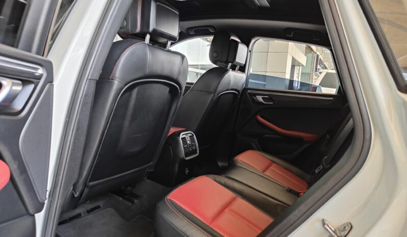 
								AED 1,250 P.M | 2018 Porsche Macan | Under Warranty | GCC full									
