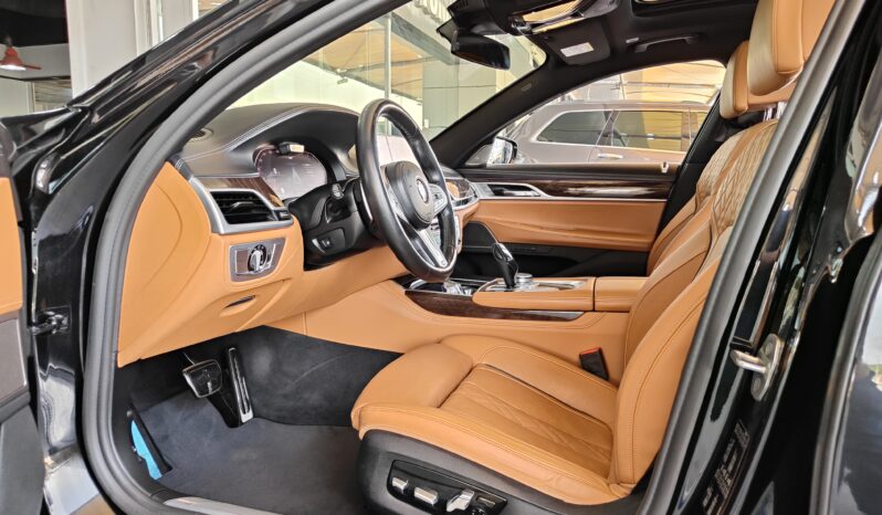 
								AED 2,600 P.M | 2022 BMW 730LI M-Sport | Under Warranty | GCC | Fully Loaded full									