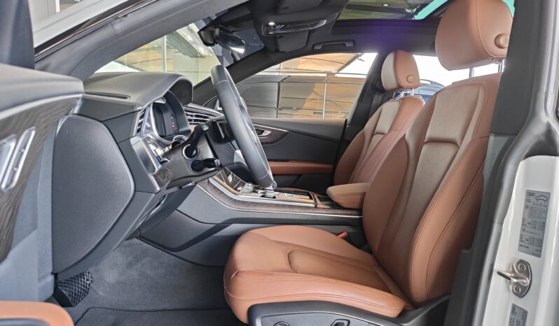 
								AED 2,900 P.M | 2022 Audi Q8 Quattro 55 TFSI | Under Warranty | GCC full									