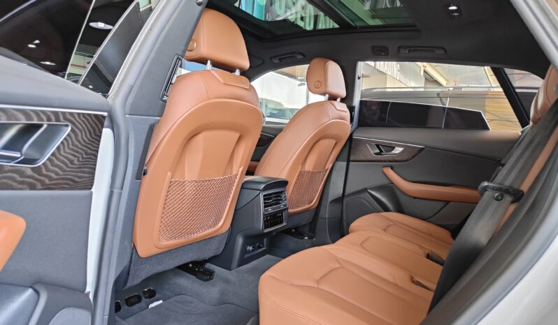 
								AED 2,900 P.M | 2022 Audi Q8 Quattro 55 TFSI | Under Warranty | GCC full									