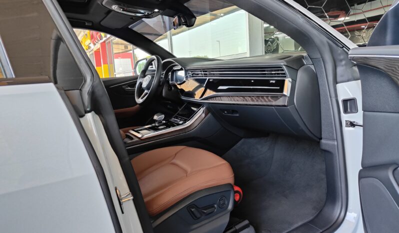 
								AED 2,900 P.M | 2022 Audi Q8 Quattro 55 TFSI | Under Warranty | GCC full									