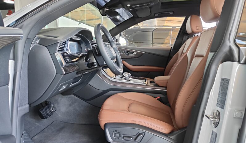 
								AED 2,900 P.M | 2022 Audi Q8 Quattro 55 TFSI | Under Warranty | GCC full									