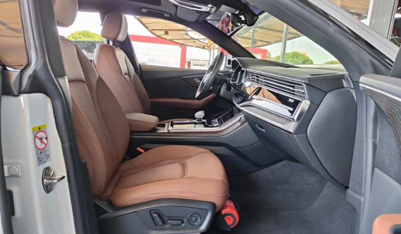 
								AED 2,900 P.M | 2022 Audi Q8 Quattro 55 TFSI | Under Warranty | GCC full									