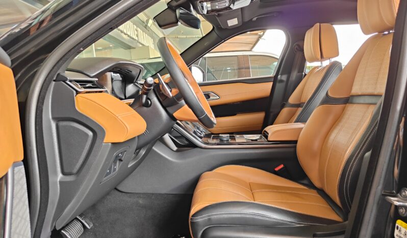 
								AED 2,000 P.M | 2019 Range Rover Velar R-Dynamic P300 HSE | Under Warranty | GCC | full									