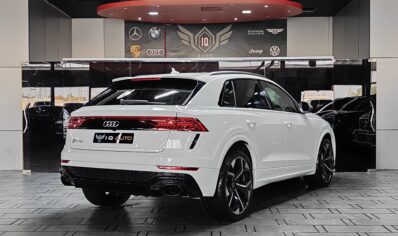 AED 6,900 P.M | 2022 Audi RSQ8 TFSI Quattro Edition 1 / 50 | Under Warranty | GCC |