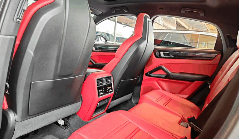 
								AED 4,000 P.M | 2022 Porsche Cayenne Coupe | Under Warranty | GCC | full									