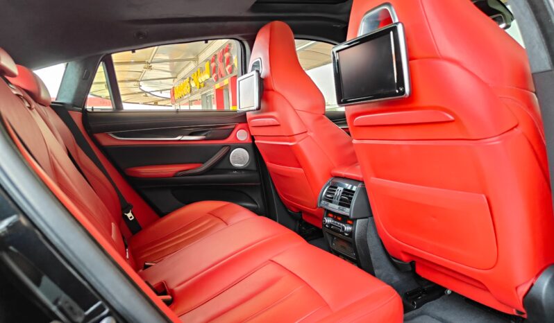 
								AED 2,950 P.M | 2016 BMW X6 M | Under Warranty | GCC | full									